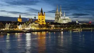 开云下载-包含德国乒乓球队轻取英国乒乓球队,波尔完成帽子戏法的词条