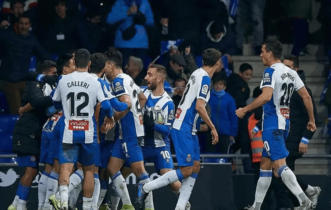 关于瓦伦西亚主场惨败,球迷失望的信息 关于瓦伦西亚主场惨败,球迷失望的信息