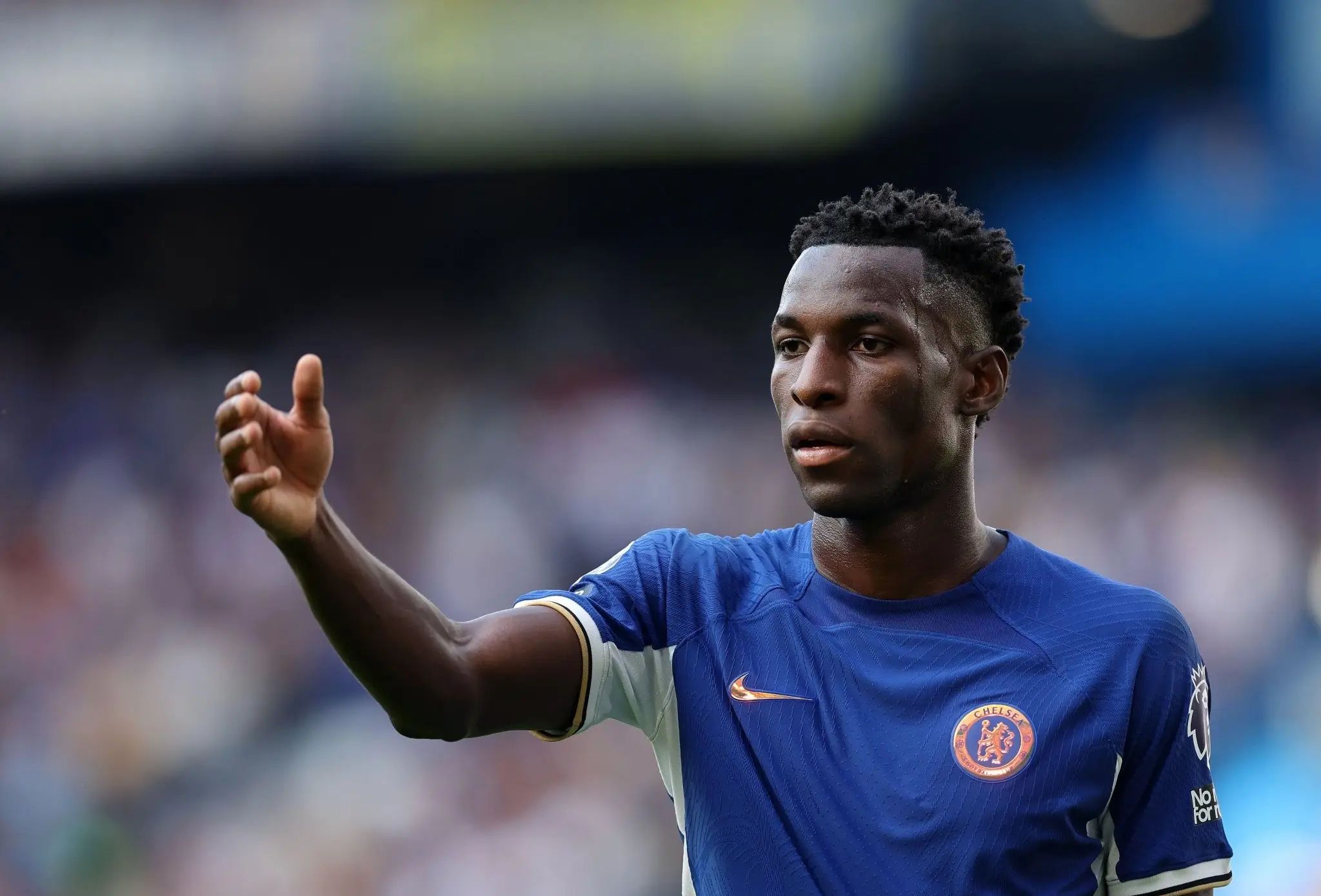 切尔西队不甘示弱,紧随其后 切尔西队不甘示弱,紧随其后