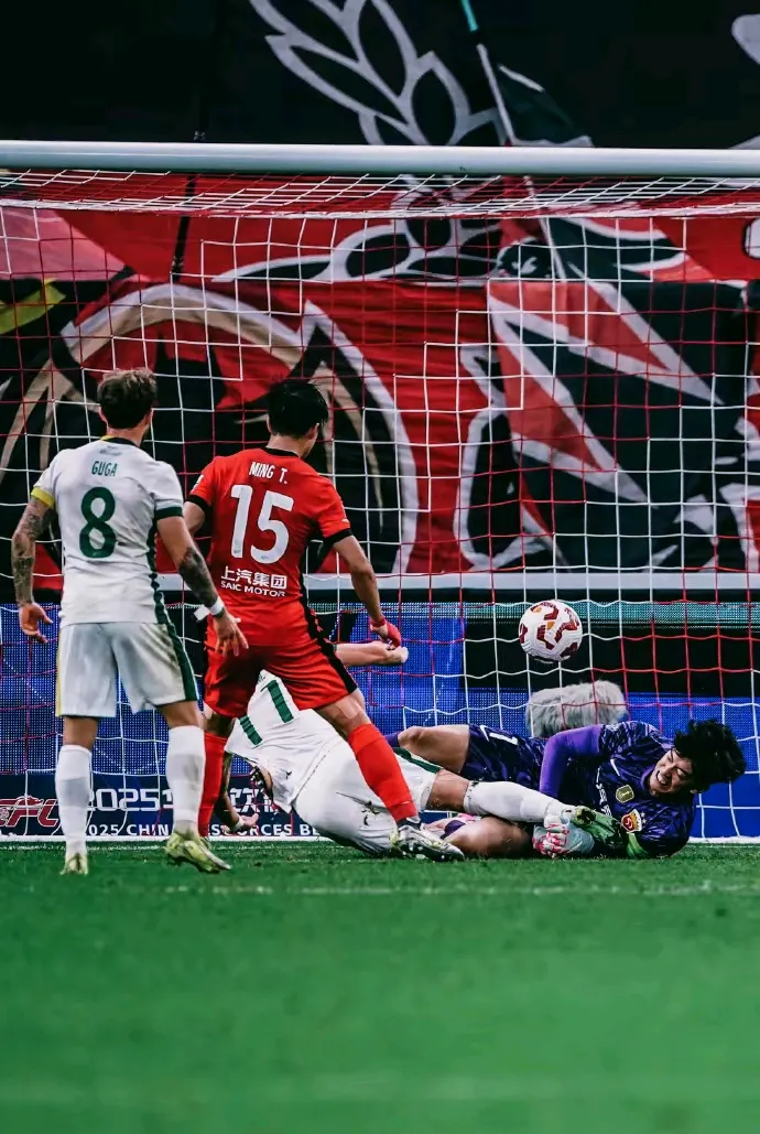 开云官方app入口-关于情绪激昂!场上球员热血搏击的信息