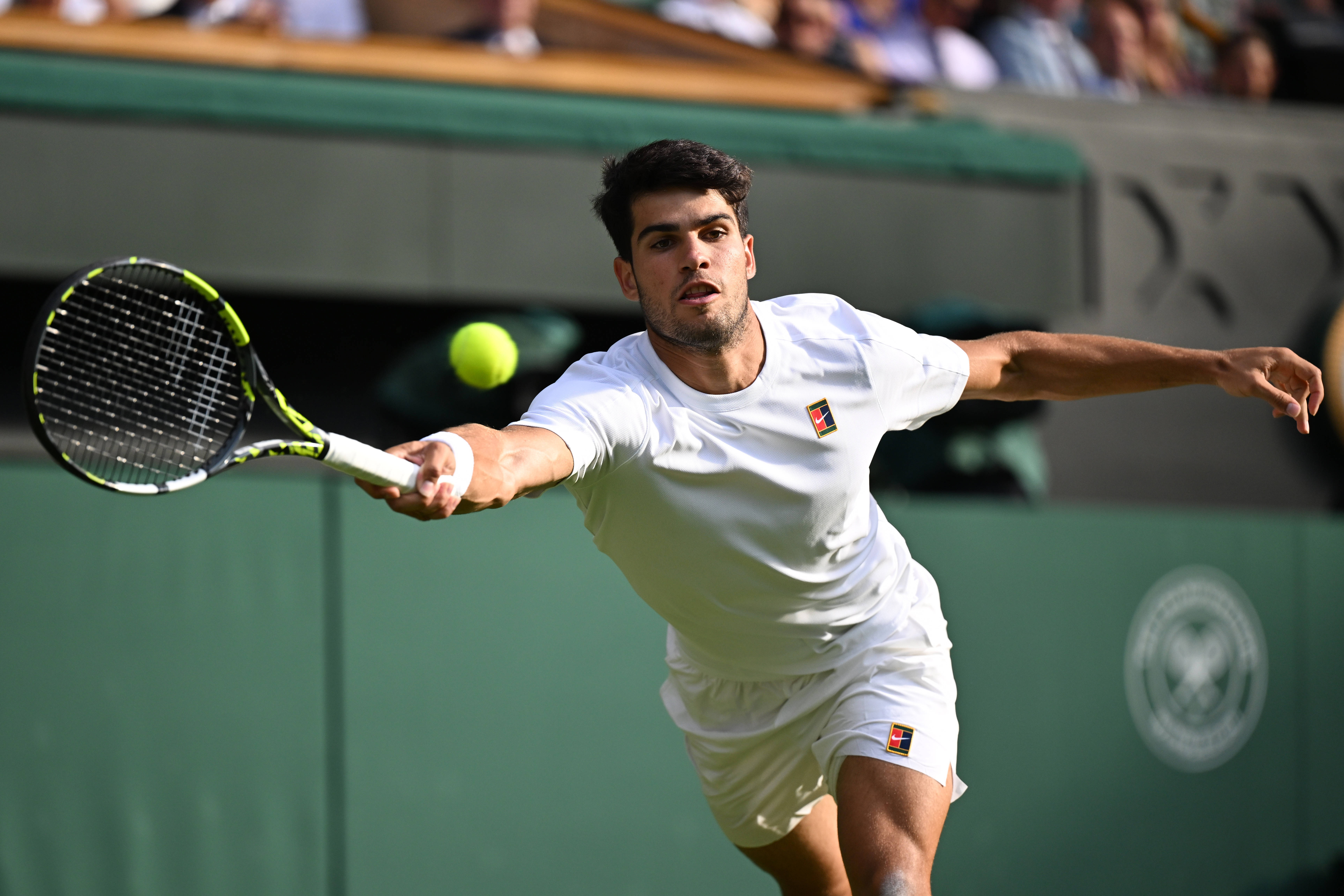 开云体育入口-包含温网翻盘ATP总决赛,阿尔卡拉斯高光表现的词条