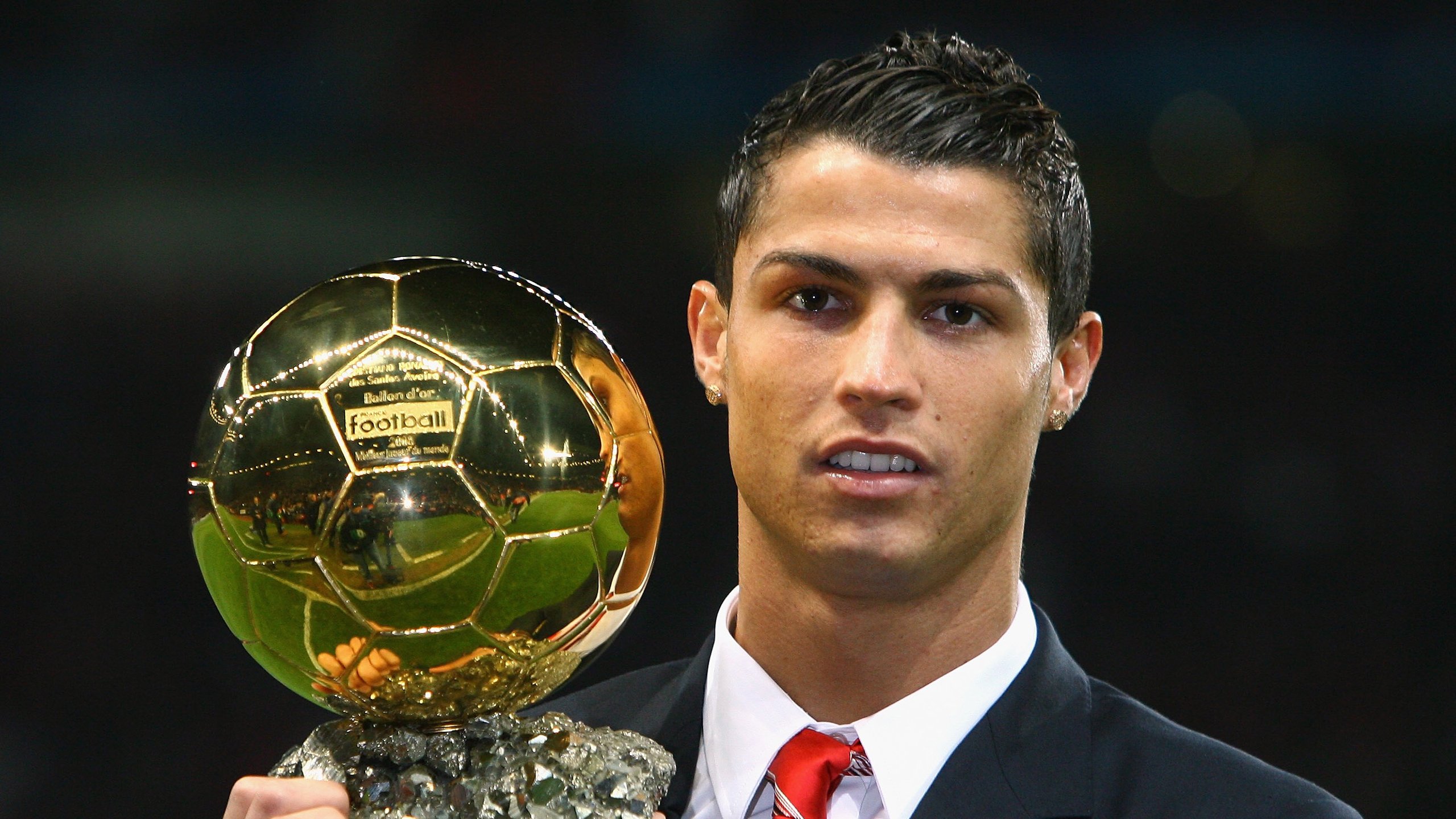 拉什福德压制级发挥点燃全场，瑞士连续得分战术完美压制突尼斯